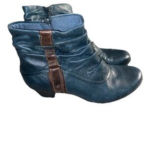 ROCKPORT Cobb Hill Women's Alexandra Booties In Green Women’s Size 9 Ankle Boot